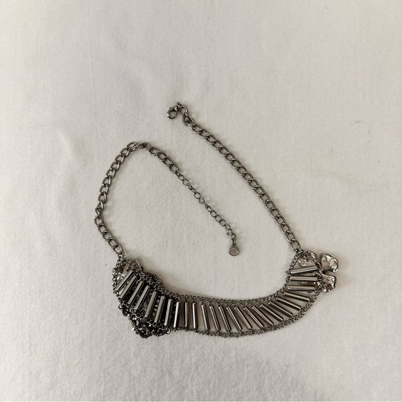 Vintage Women's Necklace Elegant Silver Tone Look Flower Chain Beads - Picture 4 of 8